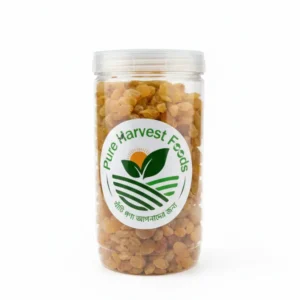 নরম ও মিষ্টি বিচি ছাড়া গোল্ডেন কিসমিসের ক্লোজ ভিউ